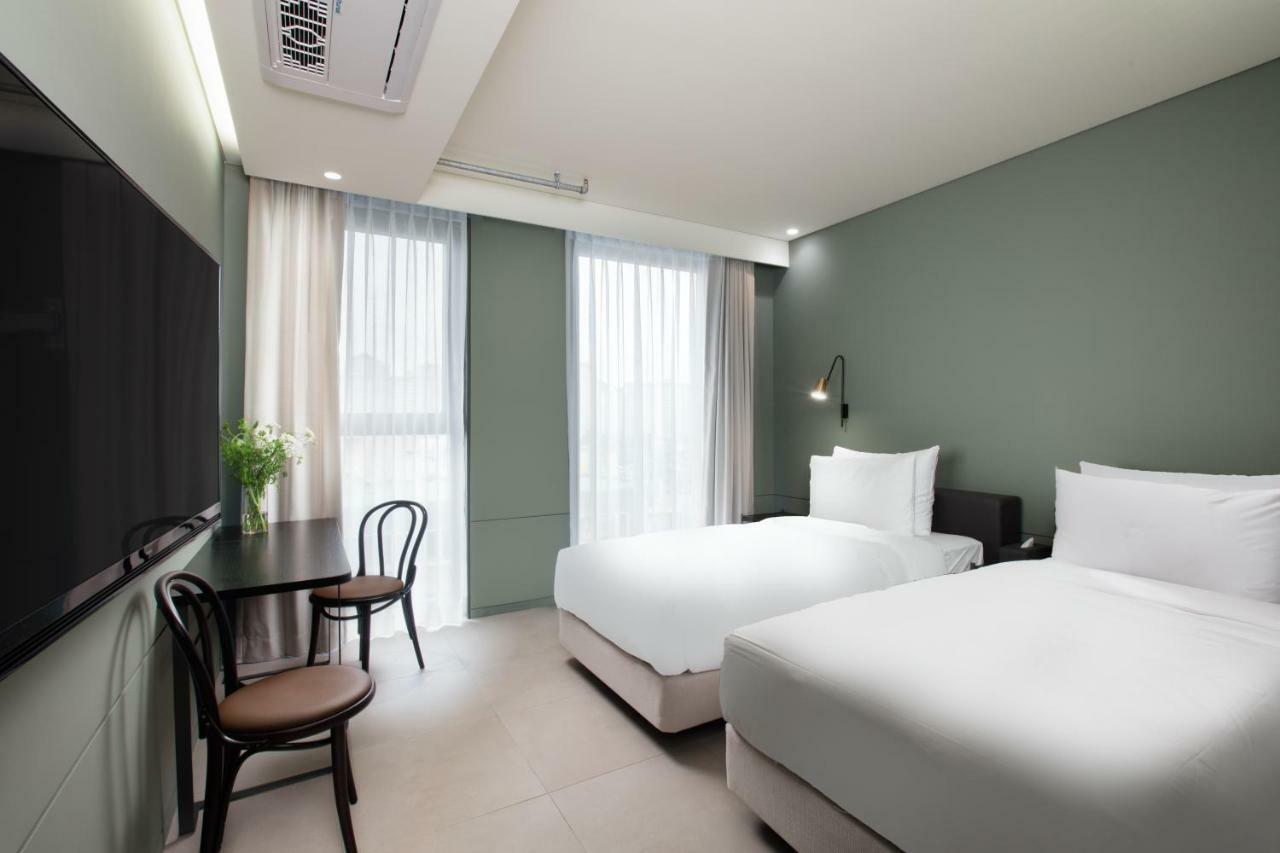 Park Marine Hotel Inchon Exteriör bild